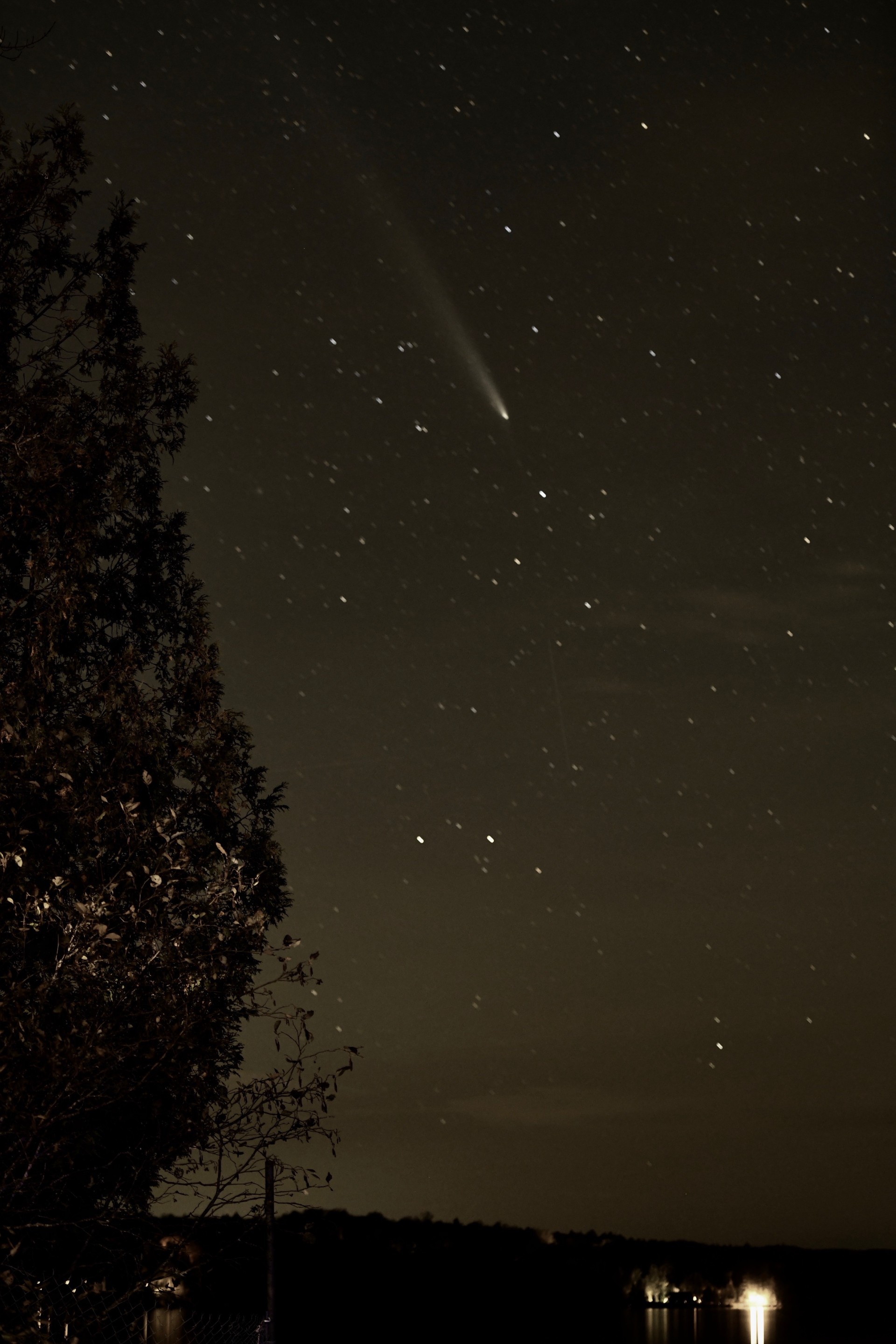 GL 281 Comet over Fourth Lake by Don Andrews